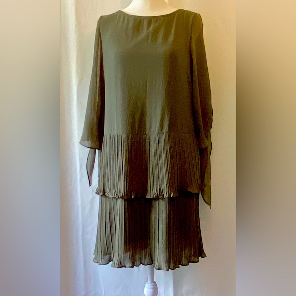 Women's Green Crepe Lagenlook Layered Pleated Open Sleeve Dress 10 Office Siren